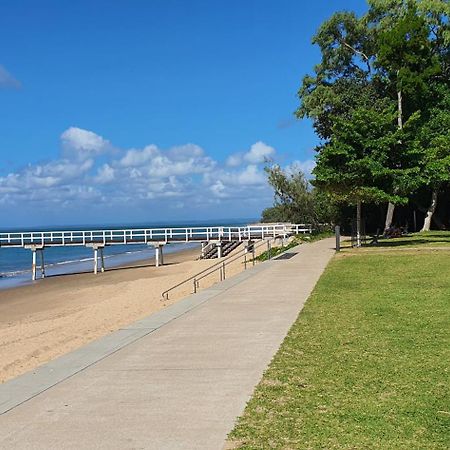 Villa Venezia Apt 3 - Spacious Hervey Bay Beachfront Apartment Eksteriør bilde