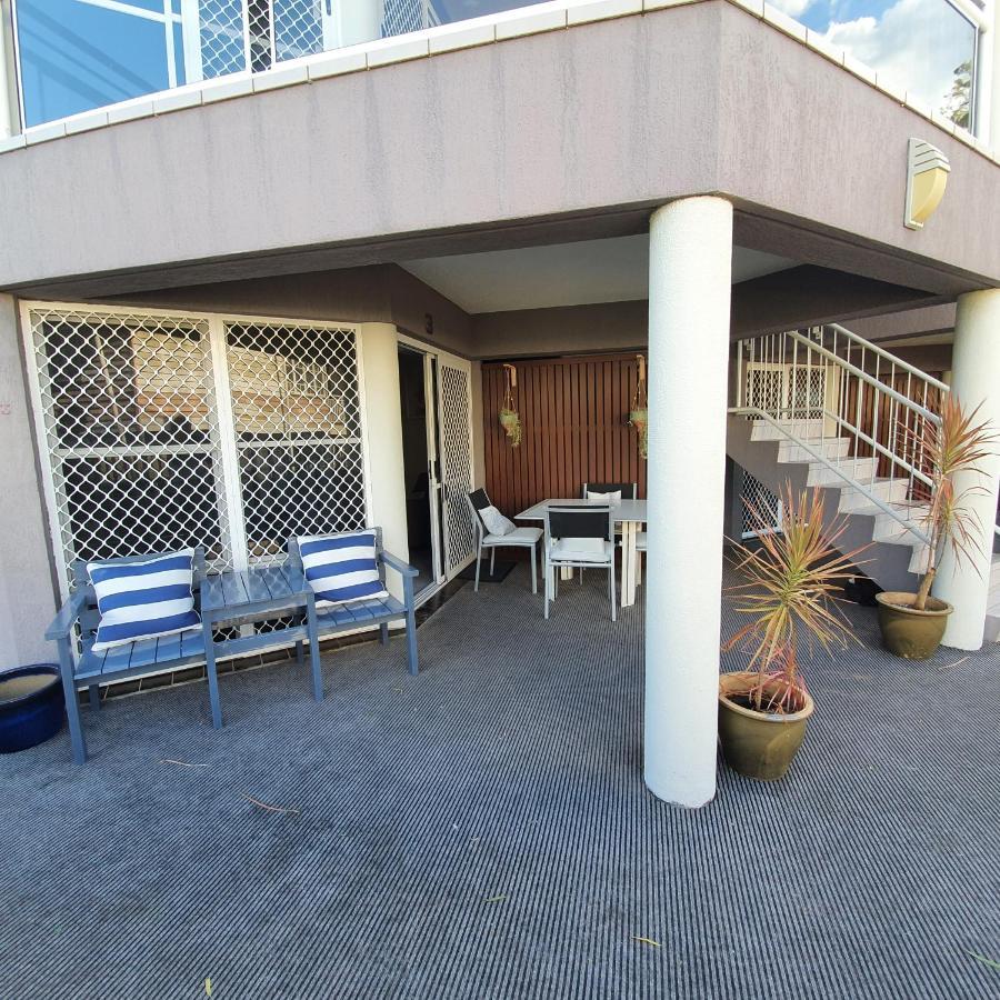 Villa Venezia Apt 3 - Spacious Hervey Bay Beachfront Apartment Eksteriør bilde